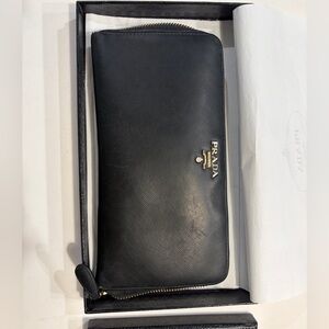Prada Black Portafoglio Lampo Wallet w certificate of authenticity/ box